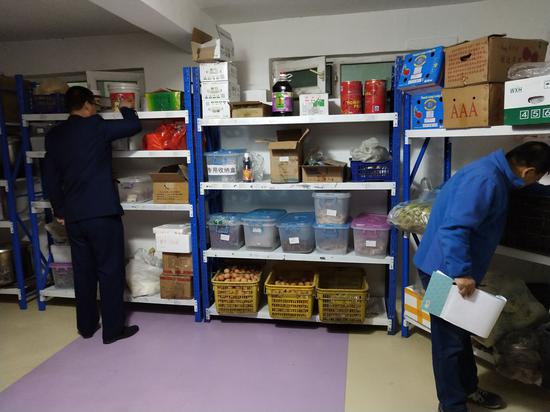 地窝堡市场监督管理所联合多部门开展 学校 幼儿园 食堂食品安全 专项检查